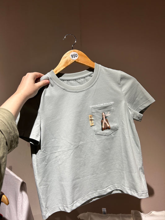 Cropped T-shirt "Girl with a Bird"