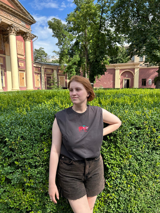 T-shirt with Kolobok embroidery